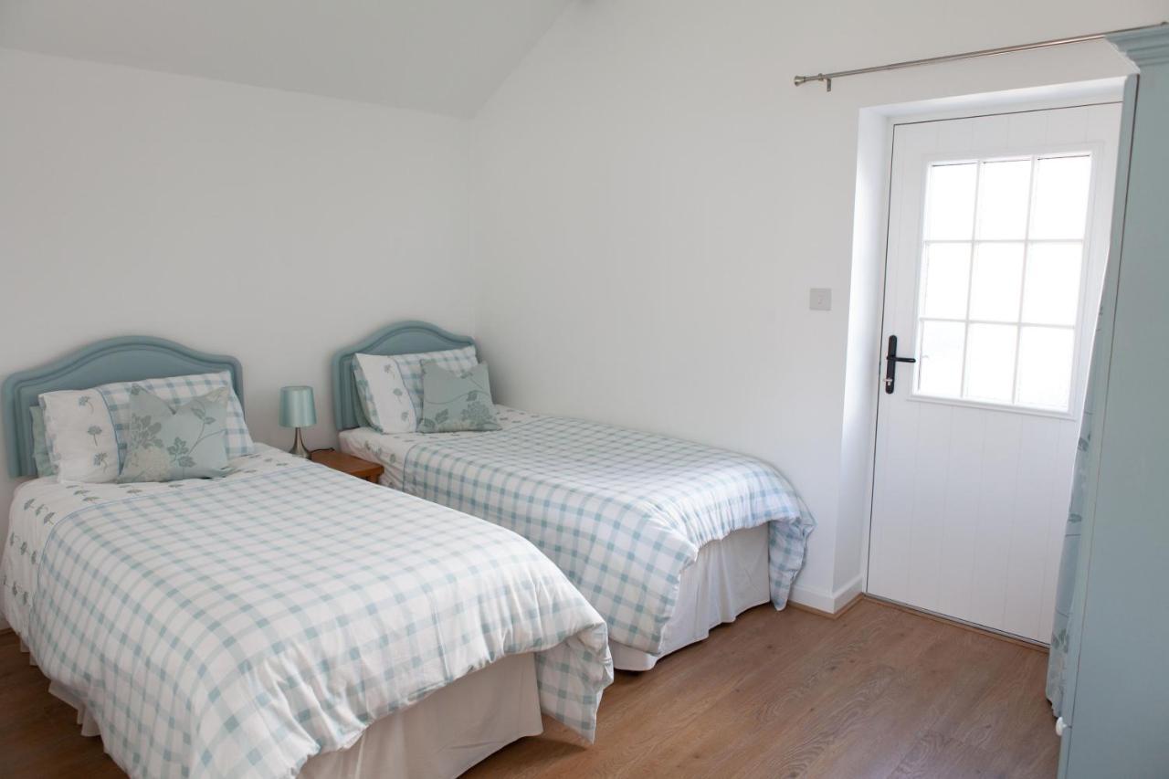 Elm Cottage Touring Park Whitegate  Экстерьер фото