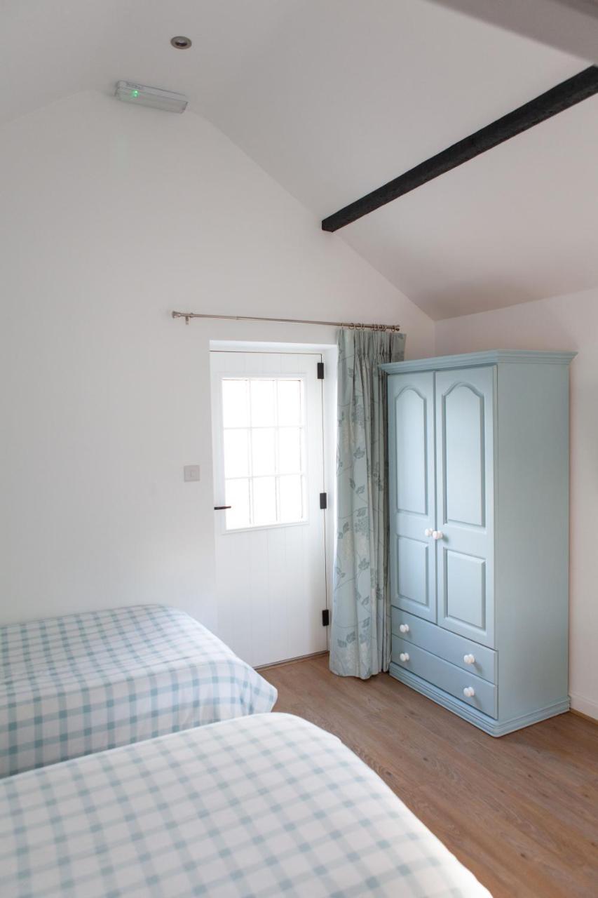 Elm Cottage Touring Park Whitegate  Экстерьер фото
