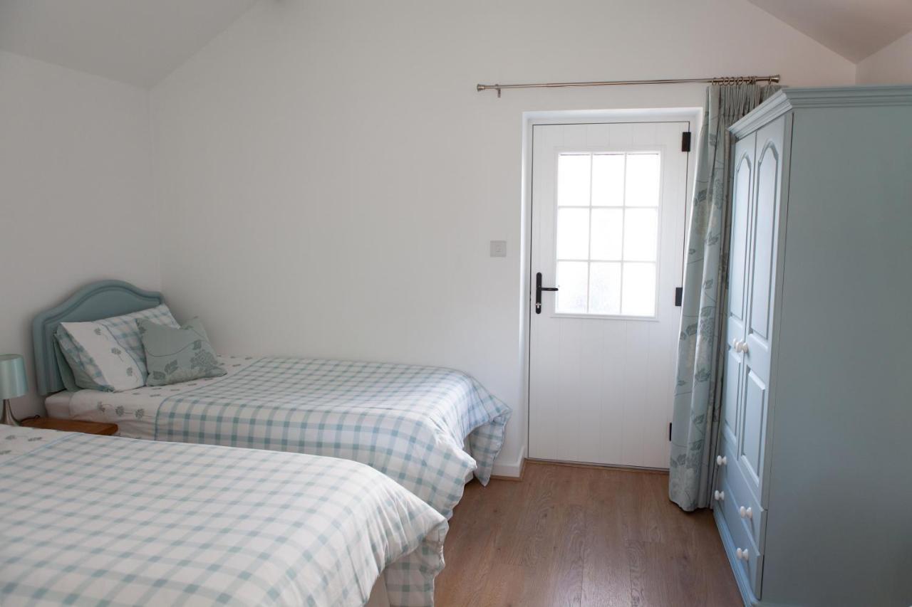 Elm Cottage Touring Park Whitegate  Экстерьер фото