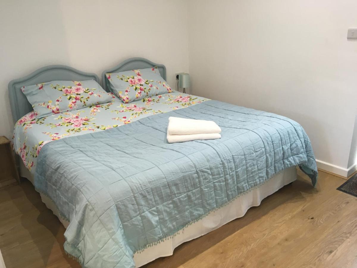Elm Cottage Touring Park Whitegate  Экстерьер фото